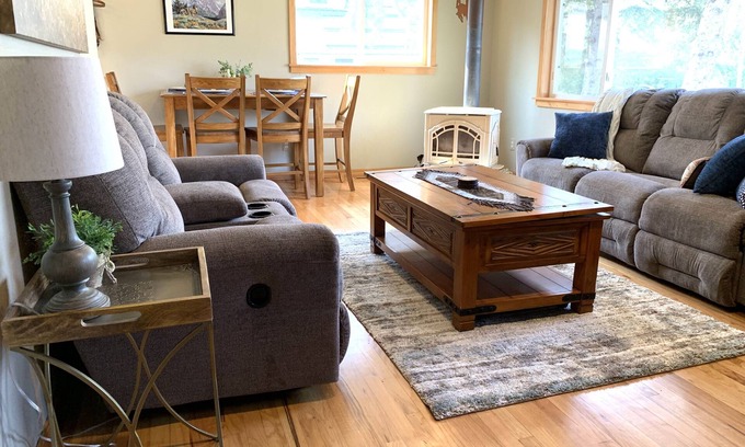 Dayton Haus | Enjoy a stay at the private, newly-remodeled Cowboy Cottage in Dayton, Wyoming.