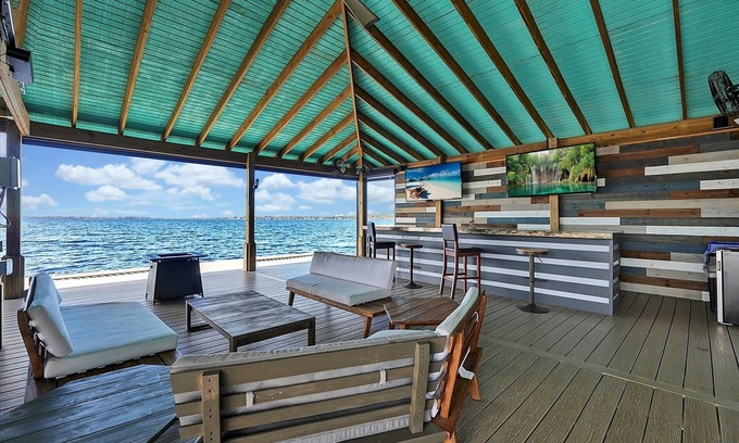 Clermont Haus | Enjoy lake life at The Dome for remote work, triathlons, or Disney! Relax& Enjoy