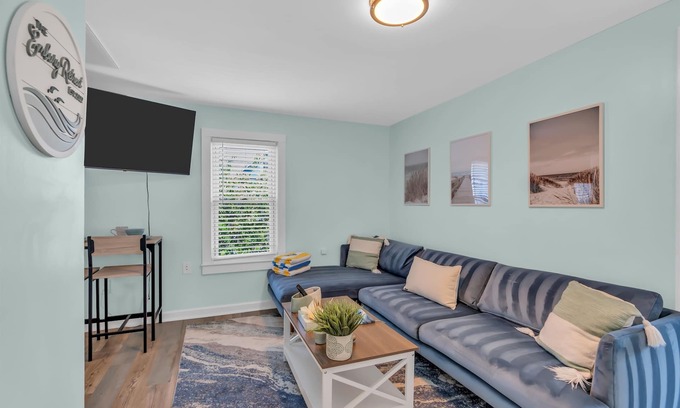 Neptune City Wohnung | June Still Available | OG Apt | Firepit, Patio & Grill | 5 Min to Asbury Park