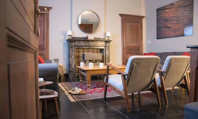 Anhee Haus | Enjoy Square - Spacious Holiday Home near Maredsous
