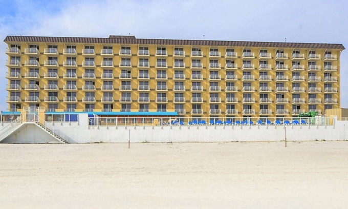 Ormond Shores Eigentumswohnung | Enjoy the sands of the Atlantic in this tropical 2BD condo with resort amenities for family