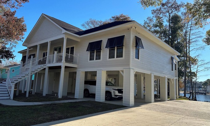 Socastee Haus | ENJOY THE SERENE LIFE OF THE NEWLY REMODELED WATERWAY HOUSE w Brand New Pool