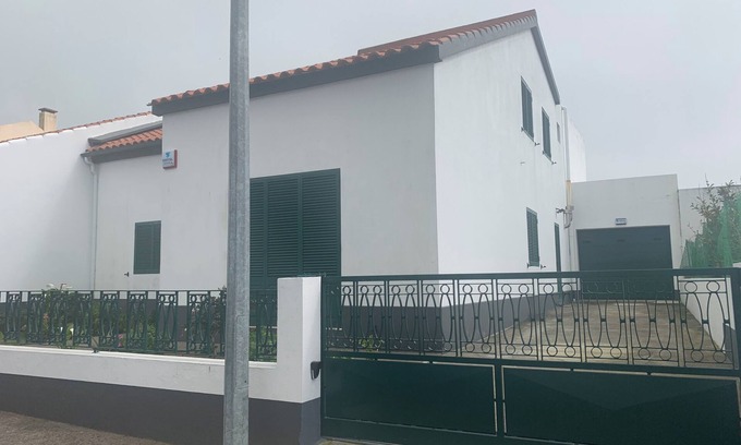 Relva Haus | Enjoy this spacious and comfortable house within minutes to the airport.
