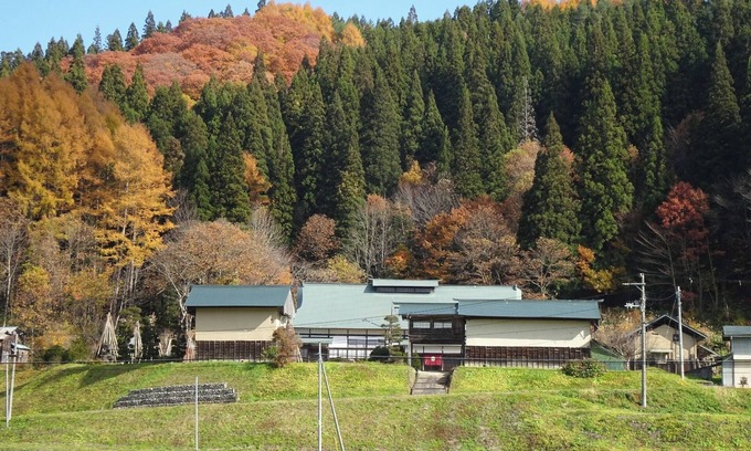 Nanyo Haus | The host is a descendant of a samurai and is greeted by a husky 150yearold house for rent / Nanyo Yamagata
