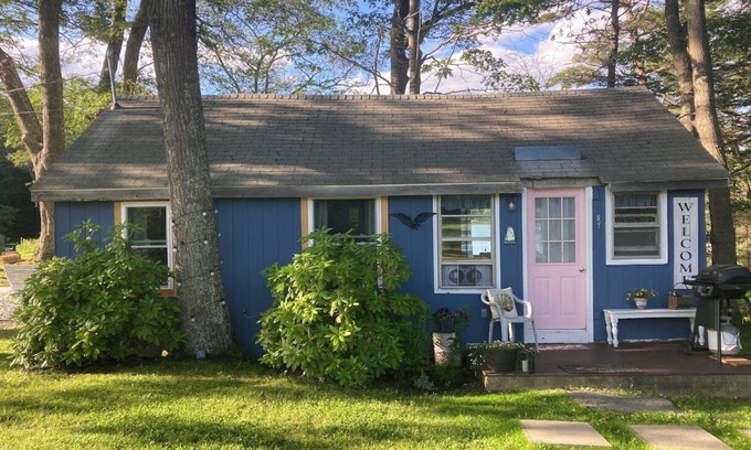 Isle of Springs Hütte | Enjoyable 1-bedroom rustic cottage in Southport.