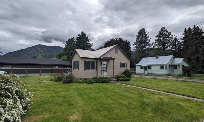 Twisp Haus | Entire House in Twisp