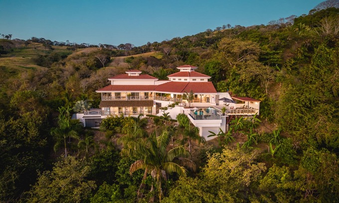 Puerto Carrillo Villa | Atemberaubendes neues Luxushaus mit atemberaubendem Blick über den Pazifik.