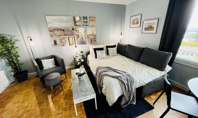Maisons-Alfort Wohnung | Entire rental unit in Maisons-Alfort, France