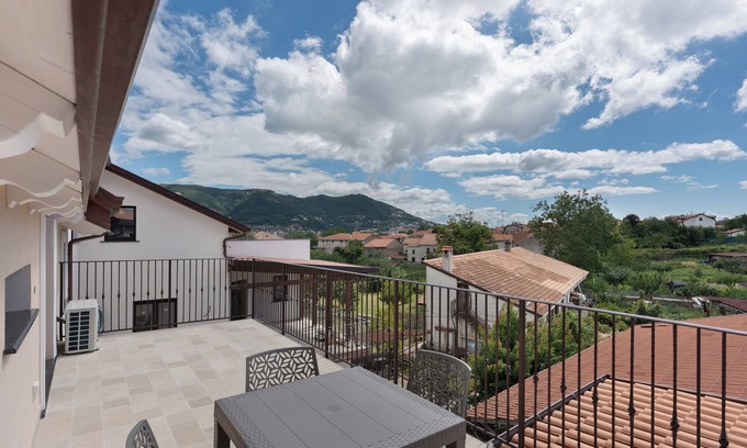 Bomerano Wohnung | Entire Residence with 3 Apartments, Mountain View, Wi-Fi and Air Conditioning
