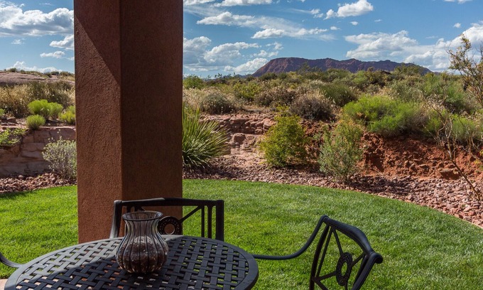 Santa Clara Haus | ENTRADA PRIVATE GATED QUIET IMMACULATE atemberaubenden roten Bergblick