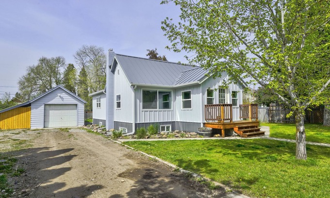 Franklin to the Fort Haus | EnvironmentalChalet, Heart of Missoula;Chefs Kitchen! FencedYrdBrooklinenSheets!