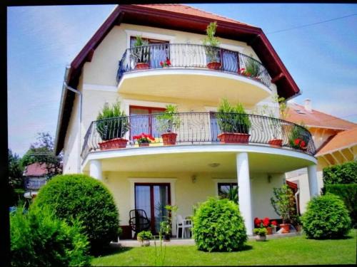 Heviz Wohnung | Erika Apartmanházak