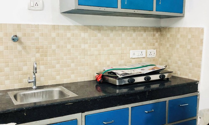 Dehradun Wohnung | Escape to a serene oasis in heart of Dehradun at our charming 1 BHK apartment