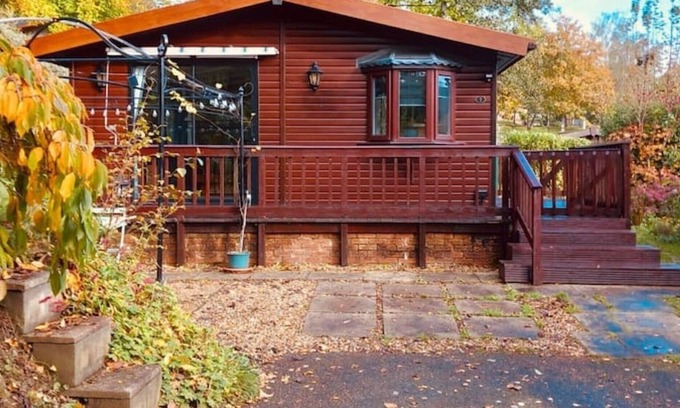 Welshpool Kabine | Escape to the Lodge!