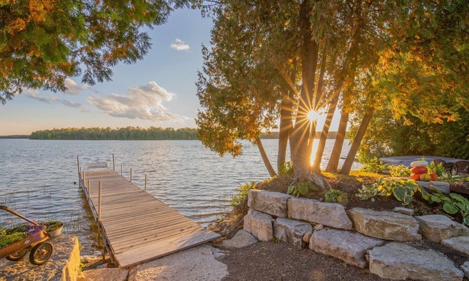 Baileys Harbor Haus | Kangaroo Lake Water Frontage, großartige Lage für Familien!