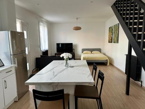 Sevran Wohnung | Espace ouvert et lumineux