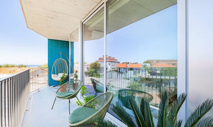 Espinho Wohnung | Espinho Sunny Vibes & Balcony with Pool