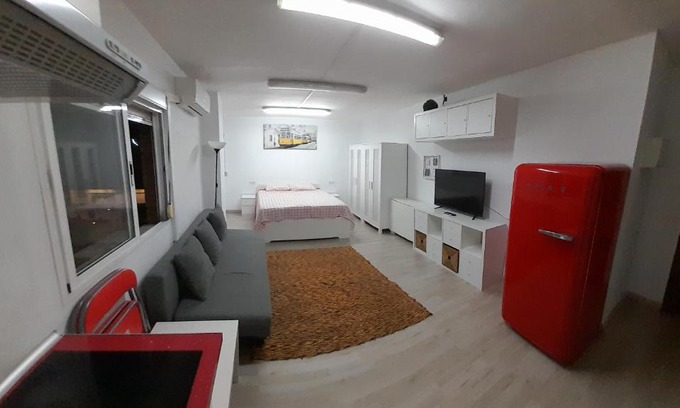 Explanada de la Estacion Wohnung | Estudio frente a Estación María Zambrano