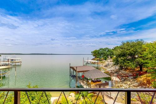Lake Bridgeport Haus | Evans Eden