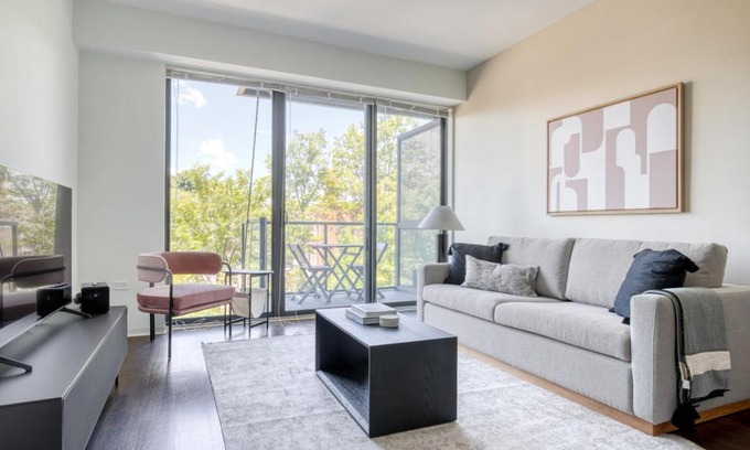 Evanston Wohnung | Evanston 1BR w Pool Gym nr Nwestern CHI-702