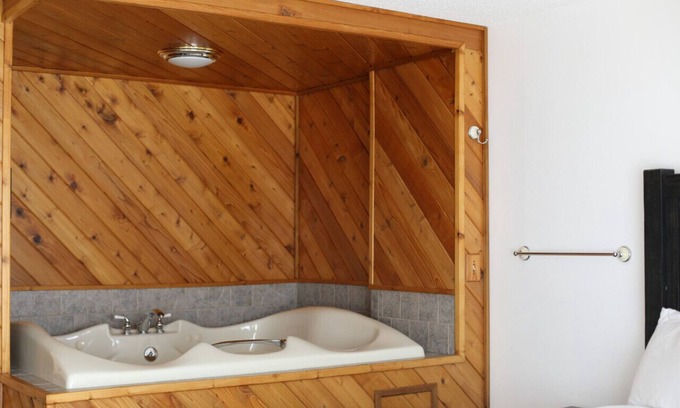 Tomahawk Kabine | Every Room with a Beautiful View of The Wisconsin River *