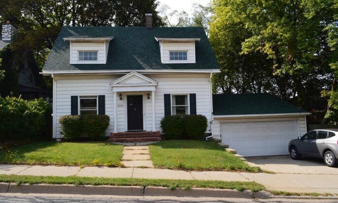 Kalamazoo Haus | Everyman s House - In der Nähe der Innenstadt, Western Michigan University und K College