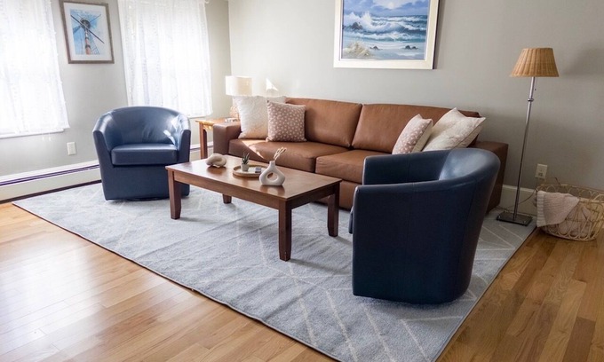 Plymouth Wohnung | Excellent Reviews: 500 ft to beach and central air conditioning!