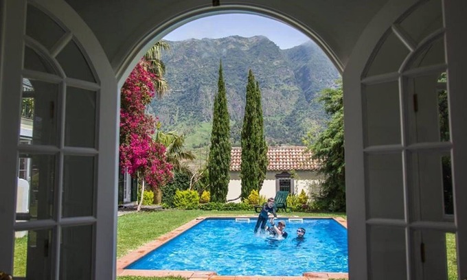 Sao Vicente Haus | Exklusive Villa mit Gartenpool