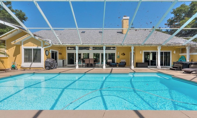 Spruce Creek Haus | Executive 3-Bedroom Hangar Home within Spruce Creek Fly-In, live 24 hr security.