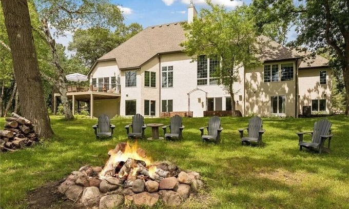 Stillwater Haus | Executive Home with spacious 5-bedroom in Stillwater with sauna, WiFi, & nature