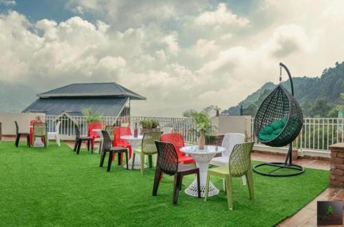 Dharampur Wohnung | Exotic Stays I The Classy Castle I Property of the year I Serviced Villa I Couple Friendly I Pvt Balcony I Open Air Terrace I Bonfire I Kasauli