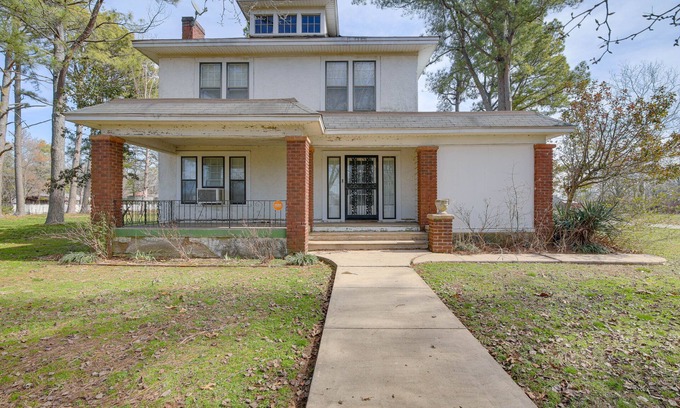 Wheatley Haus | Expansive Wheatley Home ~ 65 Mi to Memphis!