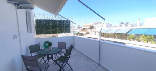 Platia Viktorias Wohnung | Experience a nice view appartment-heart of Athens