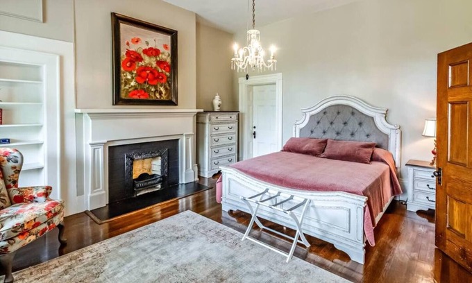 Tazewell Haus | The Litz Mansion Room #2 - The Etta V. Room