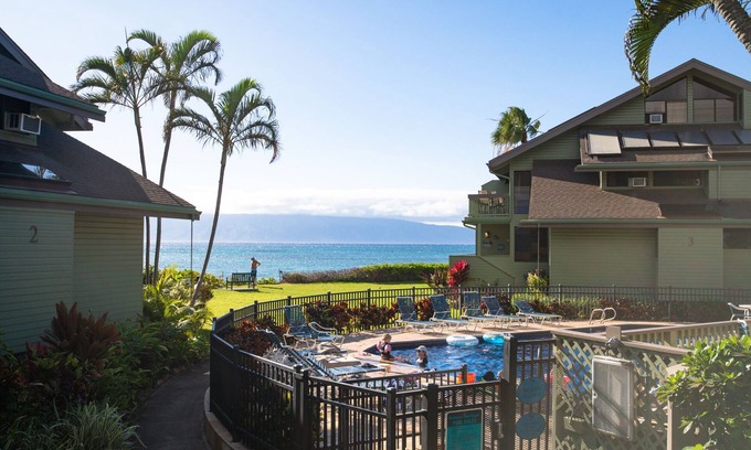 Kahana Eigentumswohnung | Deluxe Oceanfront! Geräumiges 3-Bett / 3-Bad-Klimaanlagen wie zu Hause.