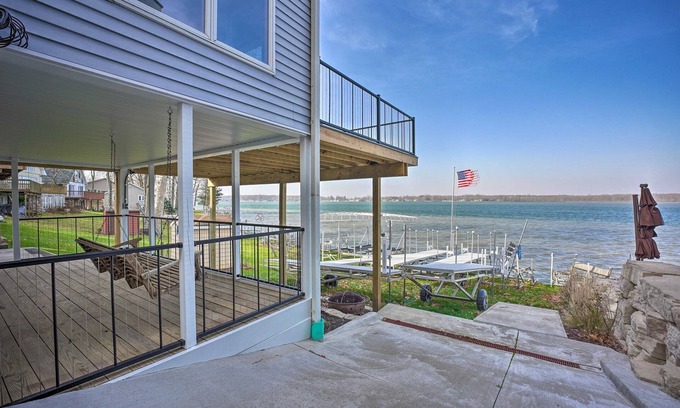Albion Haus | Experience serenity at our lakeside retreat