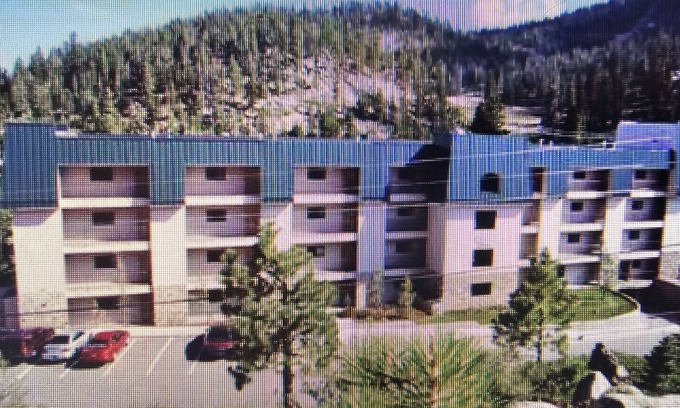 Tahoe Village Resort | Experience Tahoe's Ski Scene at Holiday Inn Club Vacations Tahoe Ridge Resort