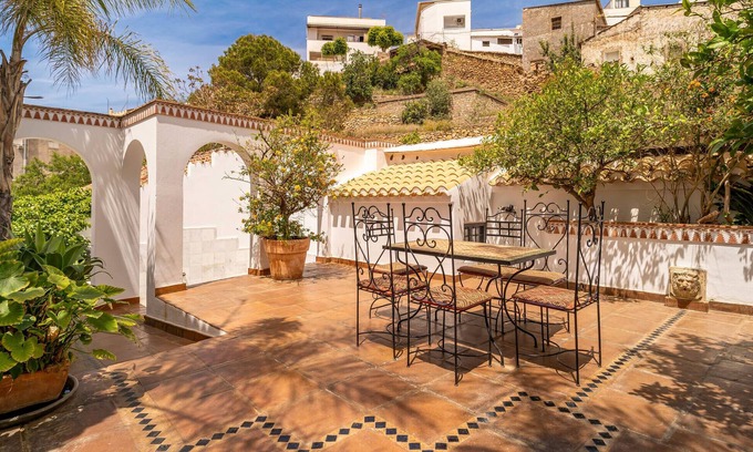 Albunol Haus | Experience the rustic charm of this wonderful holiday home in southern Spain.