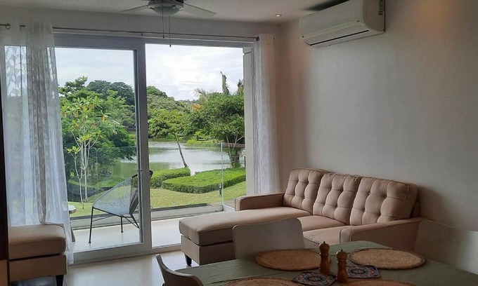 Jaco Wohnung | Experimente místico en este apartamento increíble con vista al lago