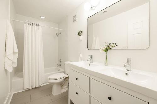 Pendleton Haus | Explore OTR from a Parkside Condo - Walk to ALL