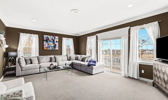 Howell Haus | Exquisite Condo in Howell