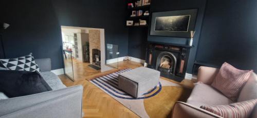 Phibsborough Haus | Extended 3BD SplitLevel Cottage in Popular Village