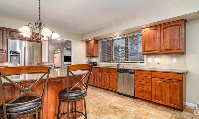 Elgin Haus | * Extended Stay * Elgin Home w / ARCADE & 7 Betten!