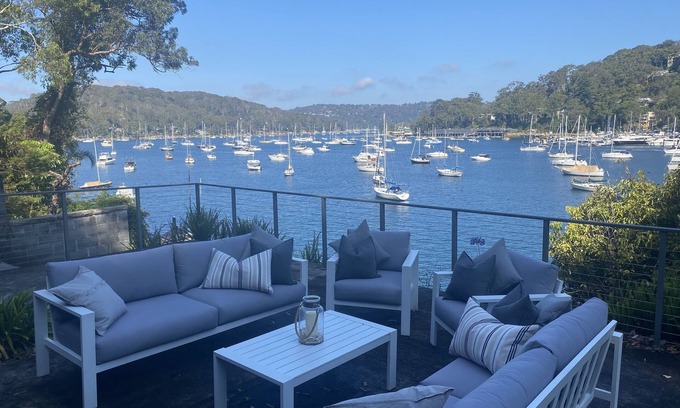 Ku-ring-gai Chase Haus | Extensive views across Pittwater, elegant & stylish