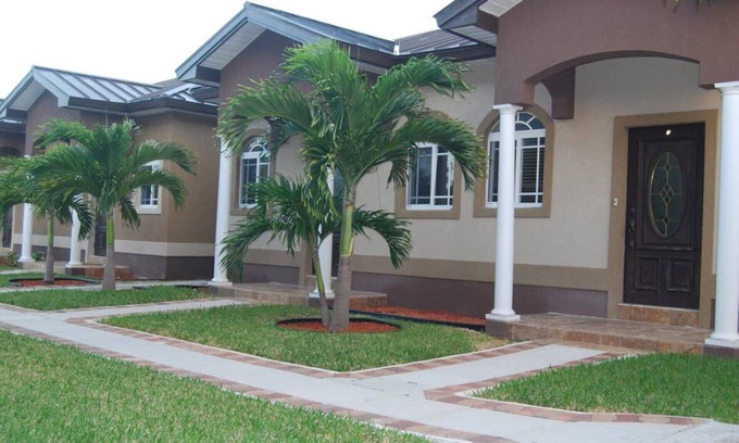Bell Channel Bay Haus | EZ VILLE @TAINO BEACH Lucaya