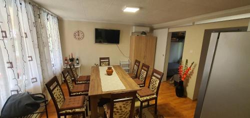 Vasarosnameny Wohnung | FÜGE-FA-HÁZ VÁSÁROSNAMÉNY - GERGELYIUGORNYA