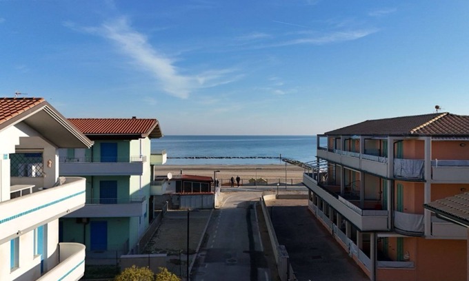Torrette Wohnung | F005 - Fano, three-room apartment with small terrace 30m from the sea