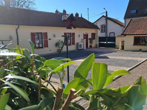 Auxonne Haus | F3 80 m2 Longére plain pied au centre auxonne.