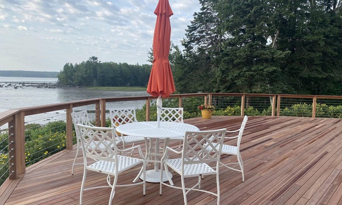 Brooklin Hütte | Fabulous Waterfront Cottage for Two