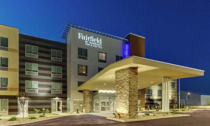 Warsaw Hotel | Fairfield Inn & Suites by Marriott Warsaw
